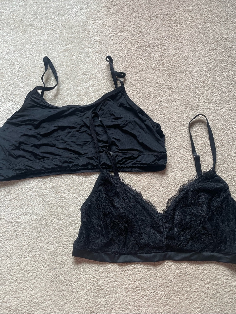 SHEIN Black Lace & Smooth Bralette Set
